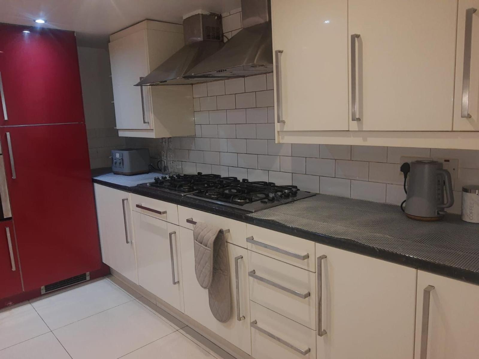 Rayan'S Lodge Stratford London Exterior photo